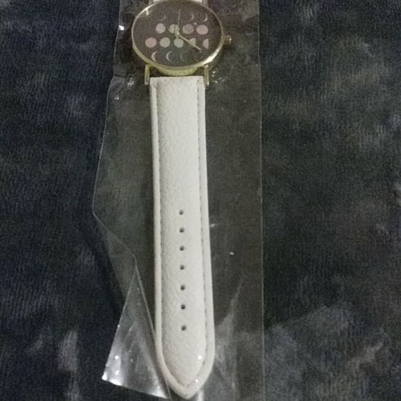 Colorful moon phase Astronomy watch - Picture 6 of 7